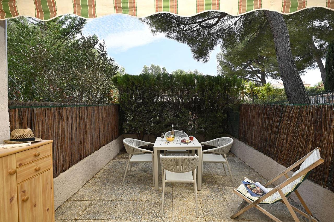 Charmant Studio 2A4 Pers Avec Jardin Et Place De Parking Situe A 5 Min A Pied De La Mer Bandol Exterior photo